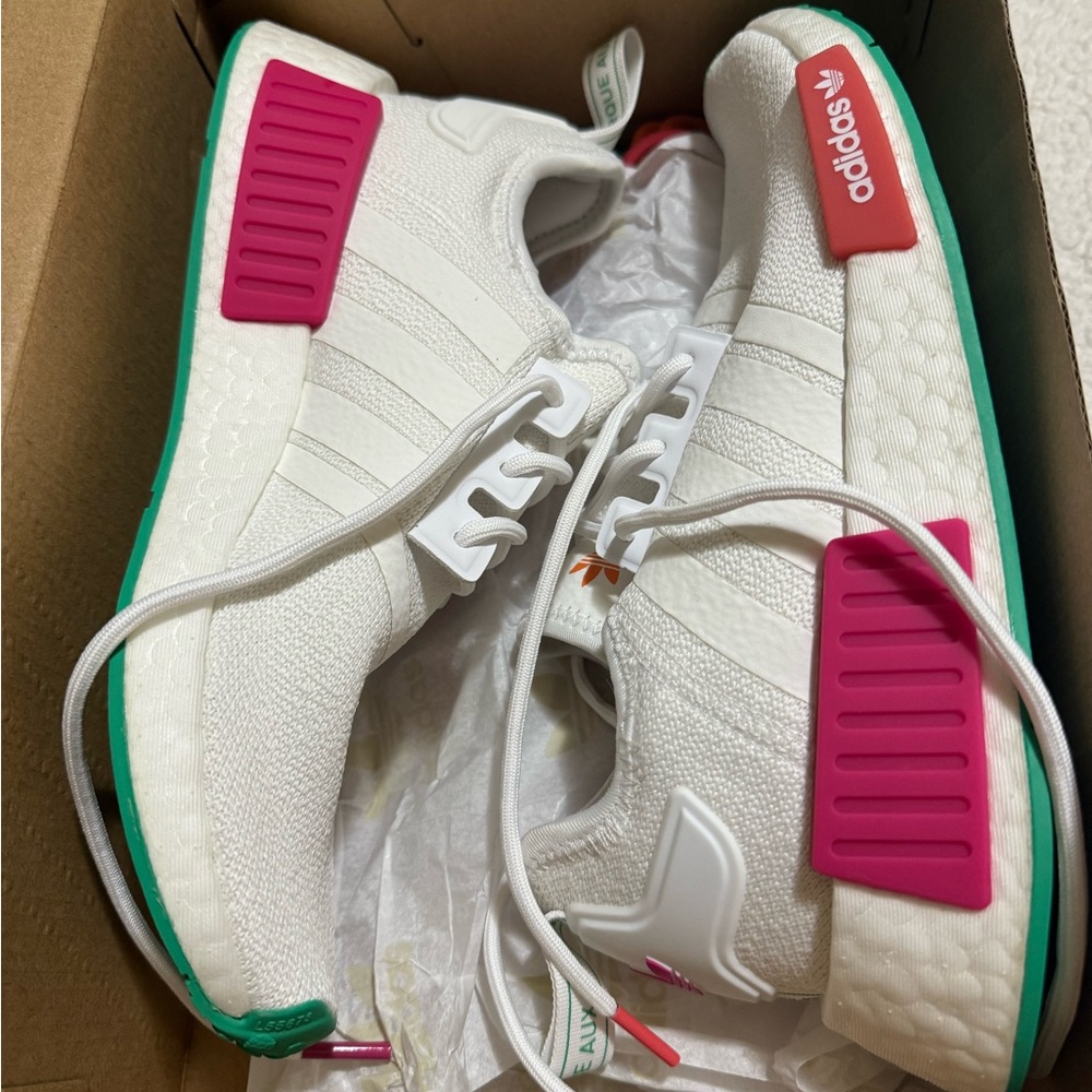 ADIDAS NMD_R1 W